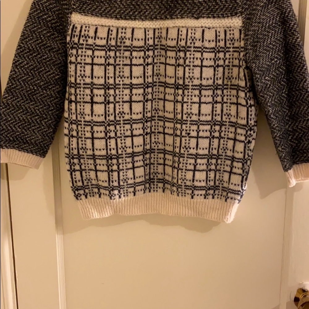 Sweater - Picture 4 of 6